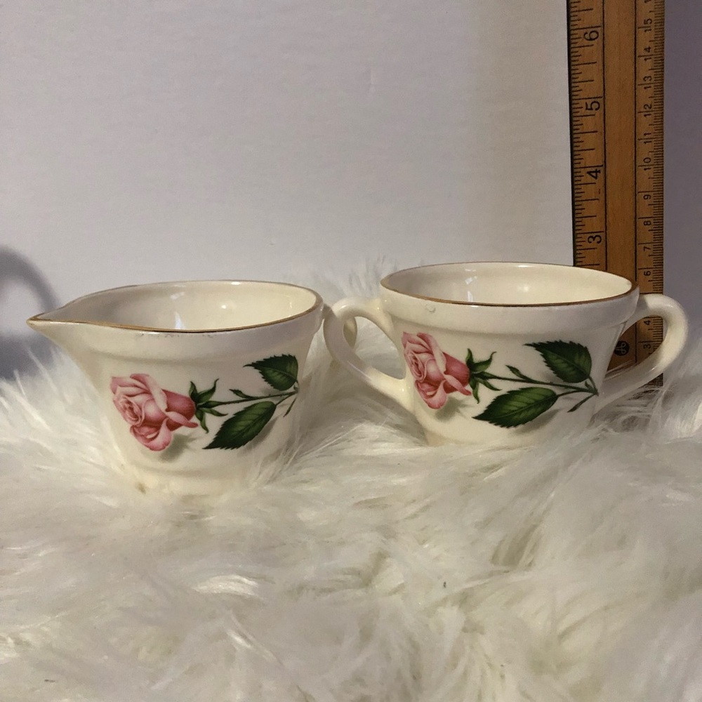 Pink rose cream and sugar set